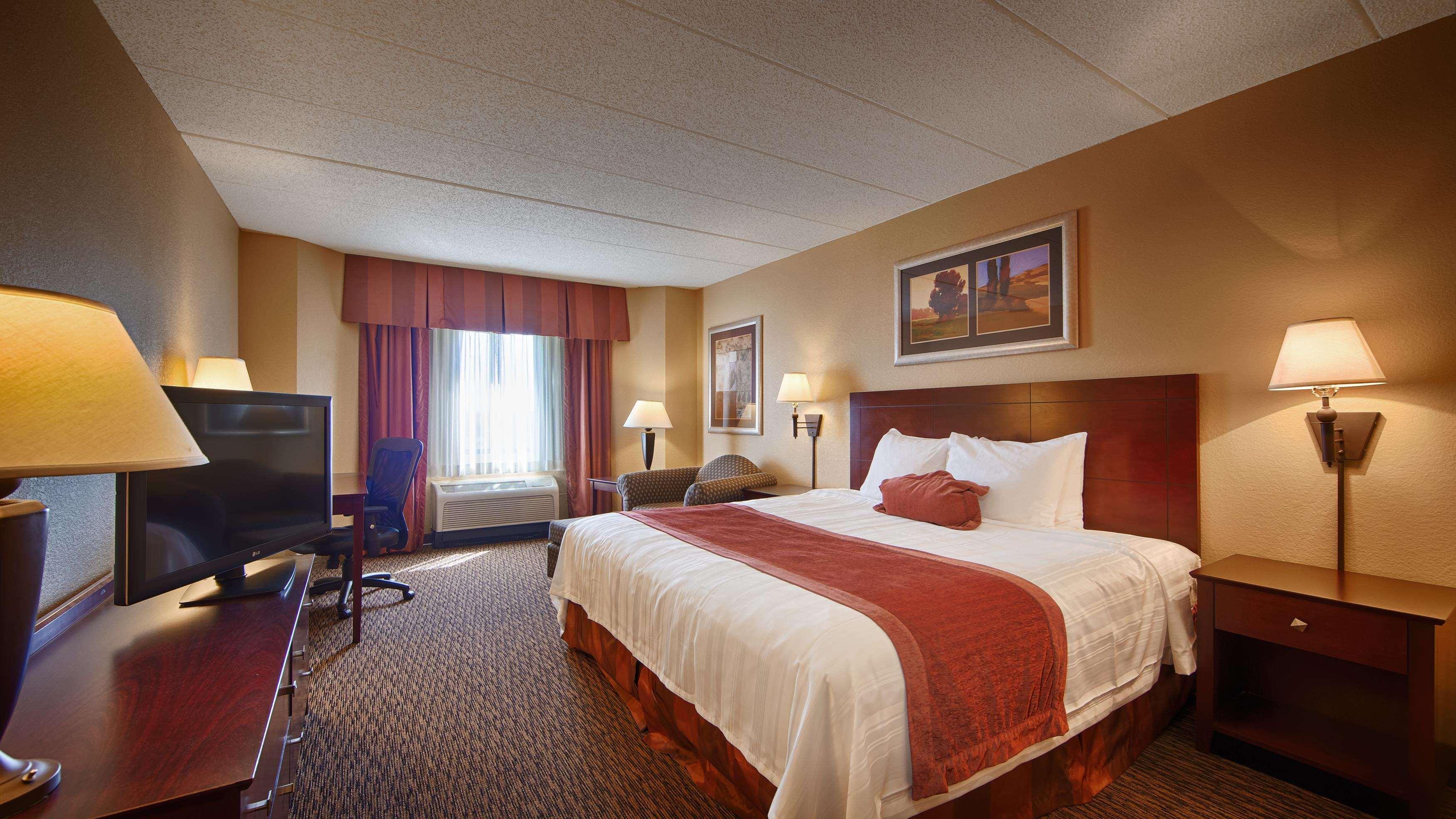 Best Western Plus Dakota Ridge Иган Экстерьер фото