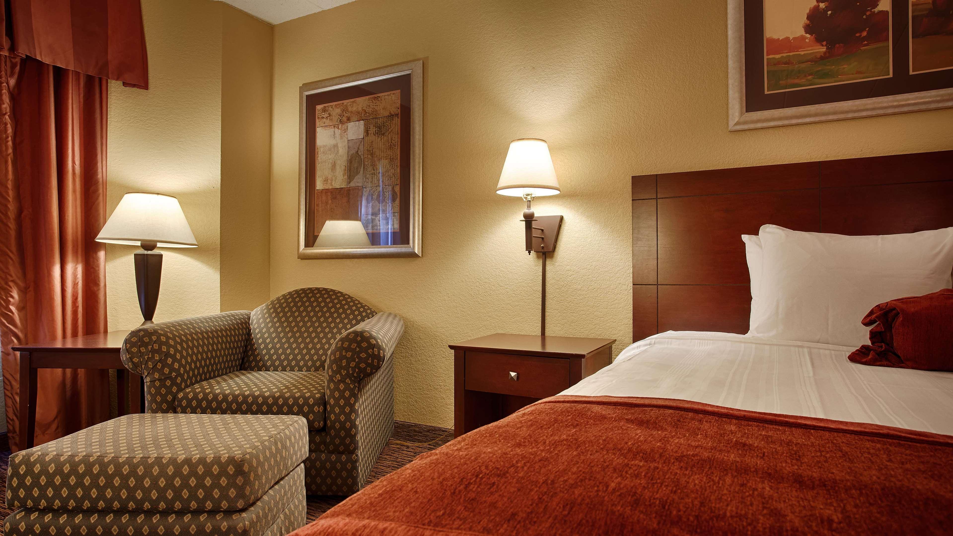 Best Western Plus Dakota Ridge Иган Экстерьер фото