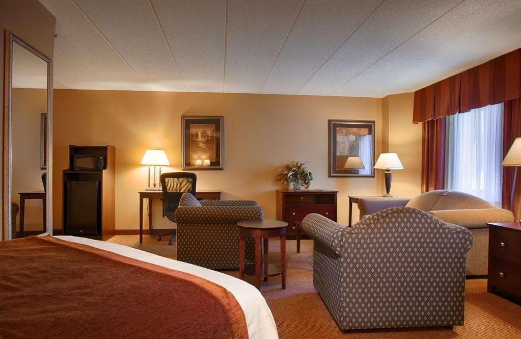 Best Western Plus Dakota Ridge Иган Номер фото